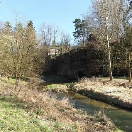 Roubenka Nad Rekou * Noviny pod Ralskem